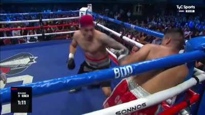 En Mendoza Pablo Corzo 🇦🇷 le ganó por KO 3 a Luciano Chaparro 🇲🇽 por el fedelatin súper mediano (r/boxeoarg)