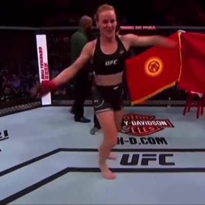 Any else super hyped to see Valentina back in the octagon? Lets fucking GOOOOO