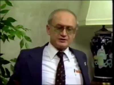 KGB defector Yuri Bezmenov's warning to America, 1984