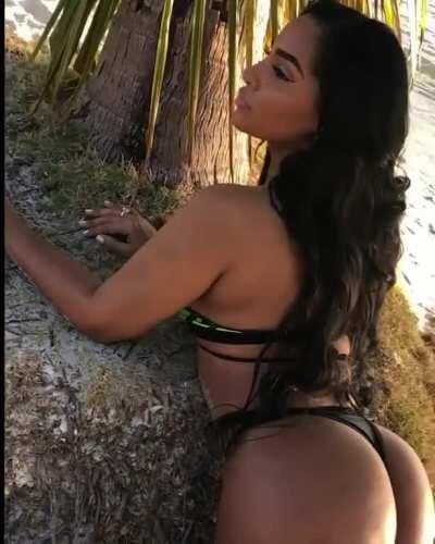 Ayisha Diaz (@ayishadiaz)