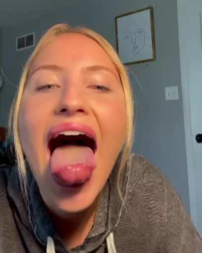 Big Mouth Blonde