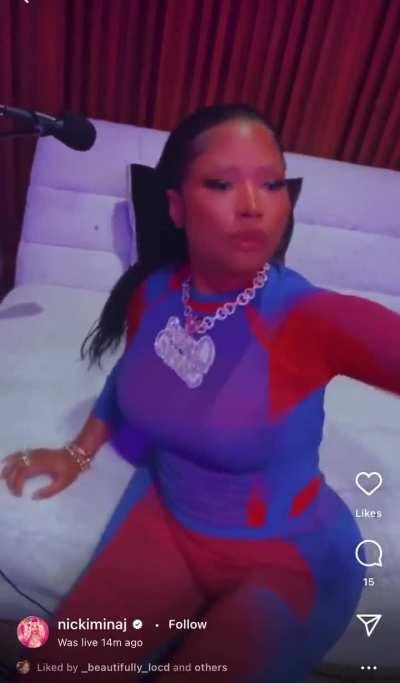 Nicki Minaj displays erratic behavior while on Instagram Live