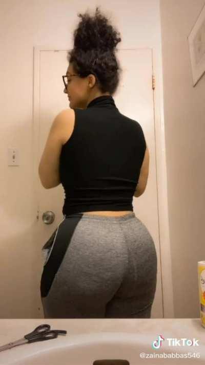 Holy shit. So fucking thick