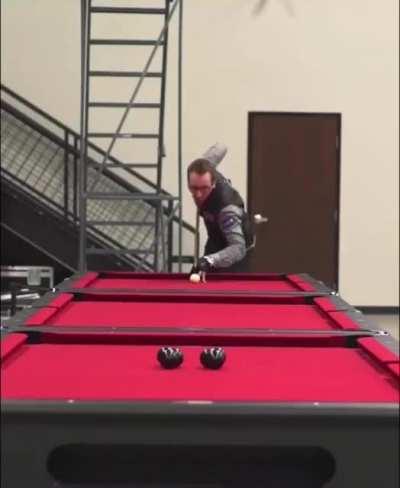 Dude just casually sinks 6 balls at once