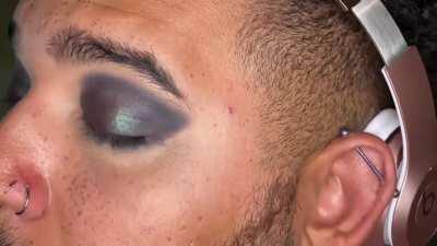 Easy Smokey Eye for Hoodies.