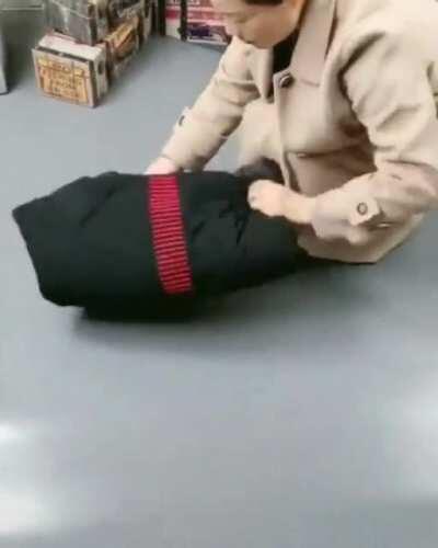 Folding a jacket conveniently