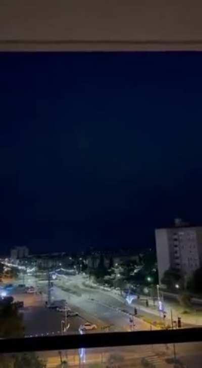 An unidentified projectile which appears to be a ballistic missile hitting something in haifa, Israel. 