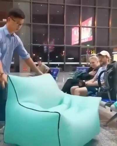 Inflatable chair ready in few seconds