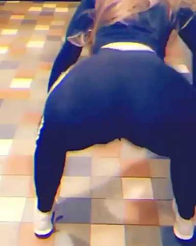 PAWG wobble