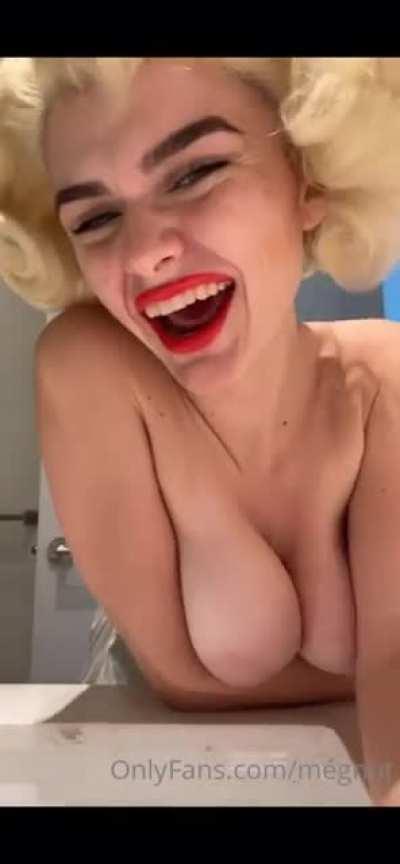 New Megnutt Monroe Cosplay