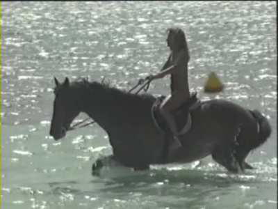 Parafotos - Treasured Island (UK1993) (2/2) - Horse riding on the beach of Club Orient