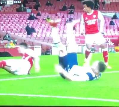 Xhaka committing cold blooded murder last night. Loved it 😂