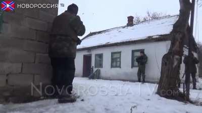 Neither side spares their RPG budget as a Separatist patrol clashes with Ukrainian forces near Pervomaisk - 2015