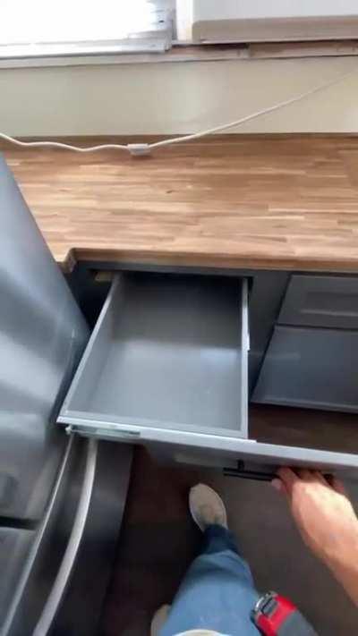 Maximizing drawer space