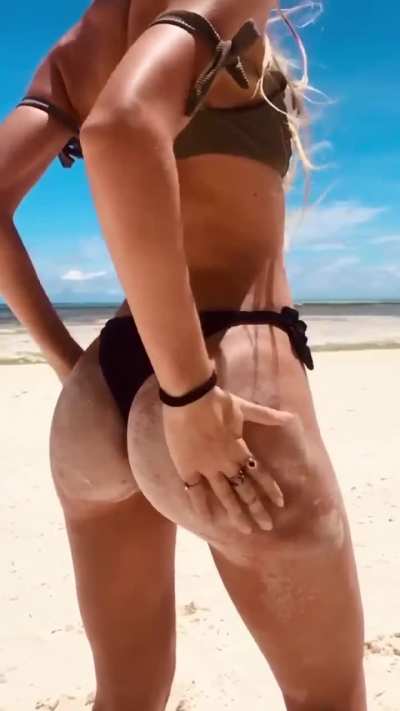 Closeup Black and Brown Bikini Sandy Cheeks Slo-Mo Jiggle (Unknown Blonde Model)