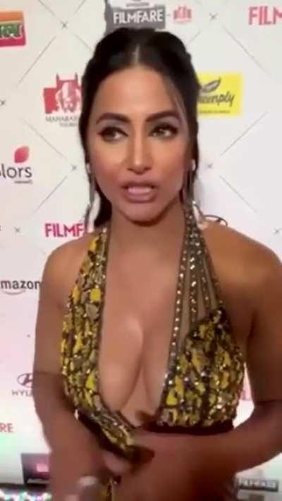 Hina Khan best cleavage ever 💦🔥