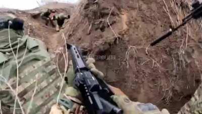 RU POV: Surrendering Russians killed by Ukrainian soldiers