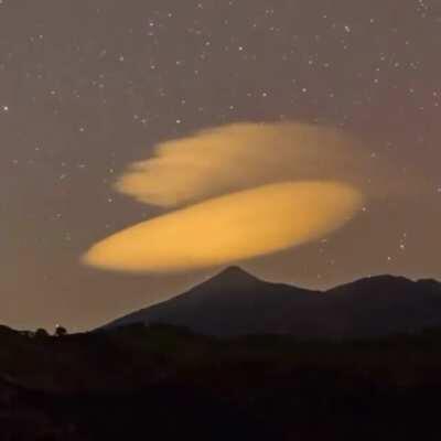 Time lapse of a Lenticular Cloud