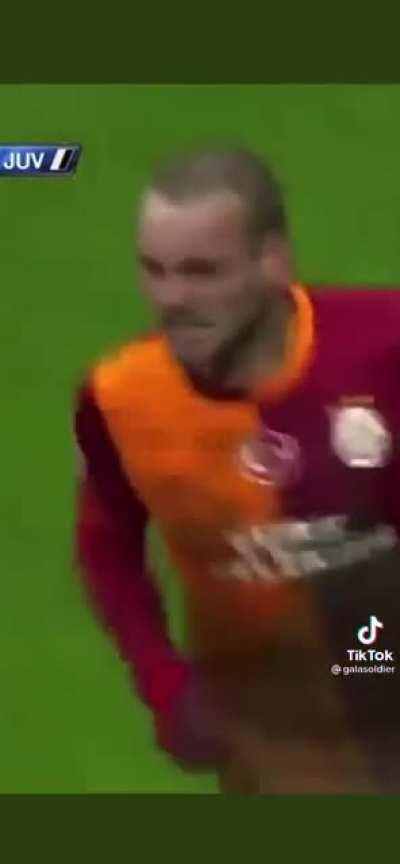 Cicaldau - Sneijder masterclass of a video.