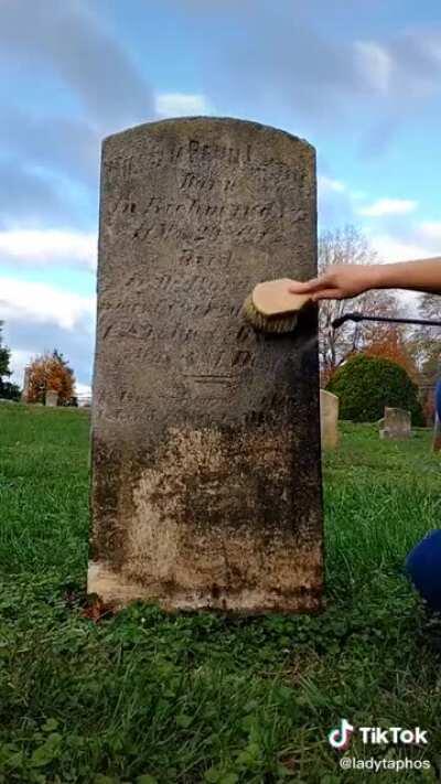 This graveyard stone