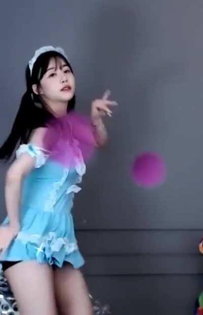 Crayon Pop Erin's big bouncy boobs!