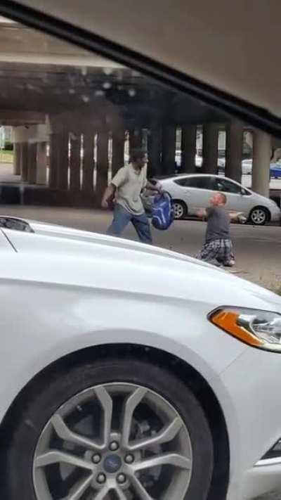 Fight at Lyndale & Dunwoody. Anybody know the backstory?