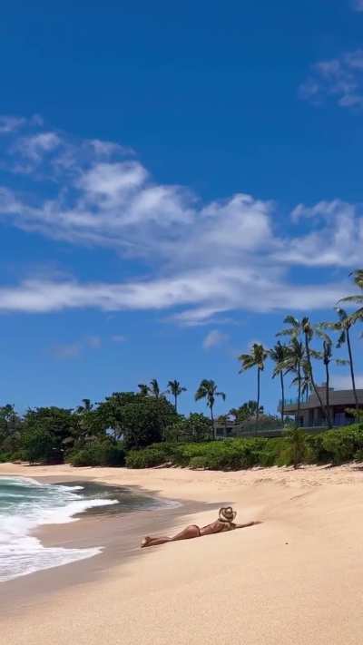 Beach time IG story Jun'25