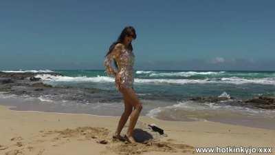 Hotkinkyjo in sparkling scales dress take wine bottle in butthole & anal prolapse at the beach