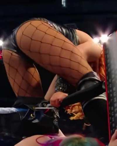 Becky's sexy booty 🍑