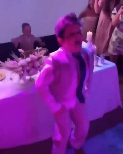 Doing &quot;savage&quot; dance at your sister's wedding