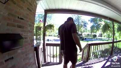 UPS driver spits in home owners mailbox