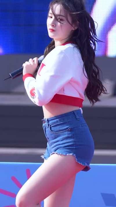 MOMOLAND - Happy Nancy Day!