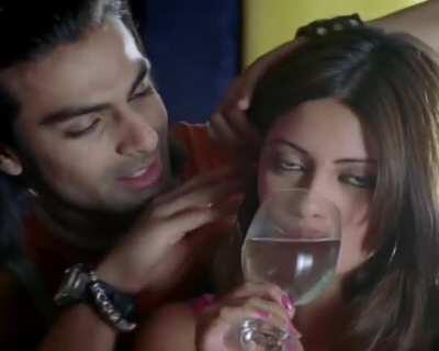 Riya Sen Intimate Scenes with Ashmit Patel