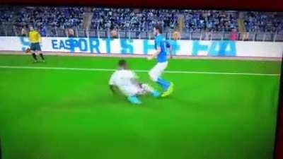 Those amazing fifa physics [r/gaming by u/ColdHeart653]