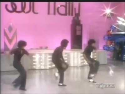 Late 70s/early 80s Soul Train dancer Jeffrey Daniel’s underrated influence on MJ