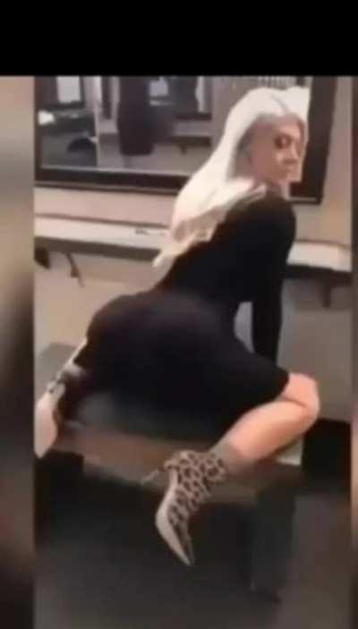 Alexa bliss twerking