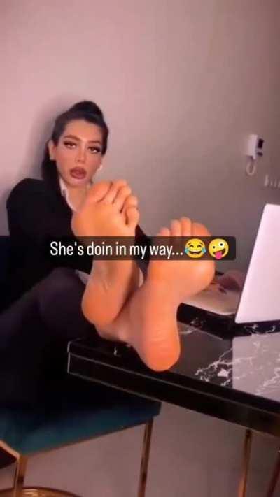 Does anyone know her name? I found it on a random tiktok feet page