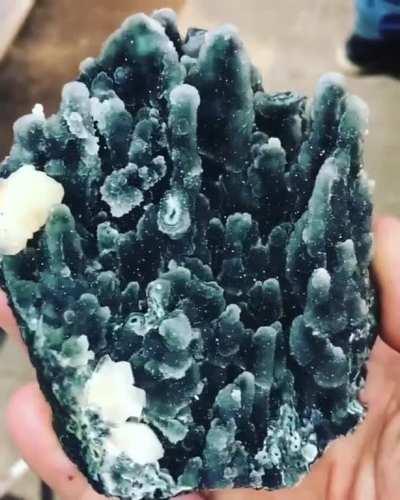 🔥 Stilbite and druzy chalcedony geode formation