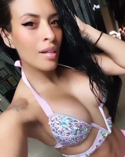 Zelina Vega