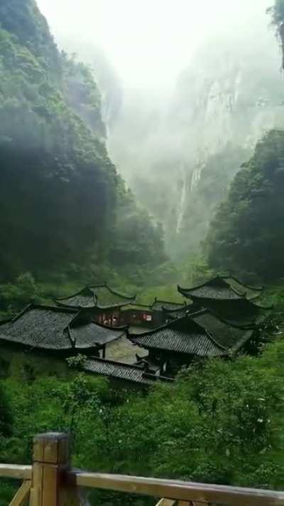 🔥 A temple in the valleys of Chongqing, China. 🔥