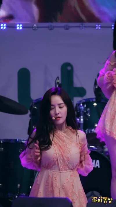 Uni.t - Woohee's Feeling it