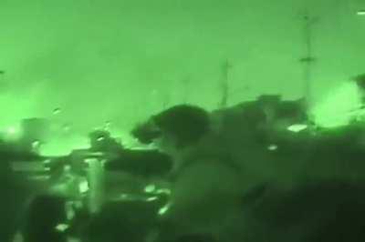 US army Green berets and iraqi SOF conducting DA operation, Sadr city Baghdad, 08