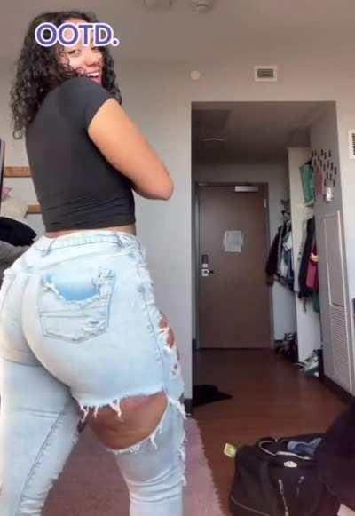 Thicc in jeans always