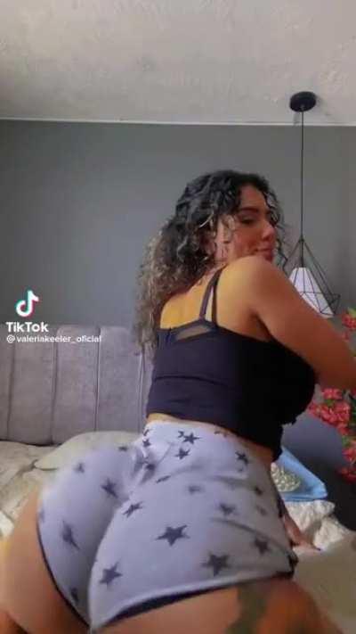 valeriakeeler_oficial