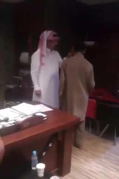 This is how Arabs deal with Pakistanis... This is their Aukat in Arab countries