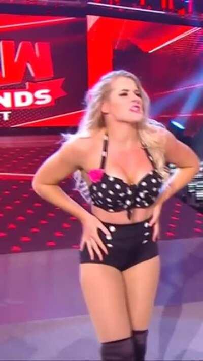 Lacey Evans