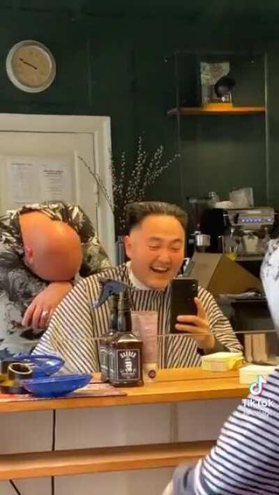 Barber styles his client’s hair like Kim Jong-un