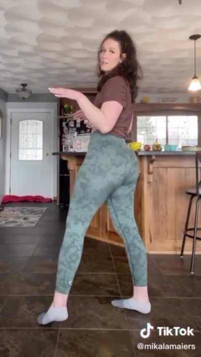 r/ThickTikTokThots Lounge