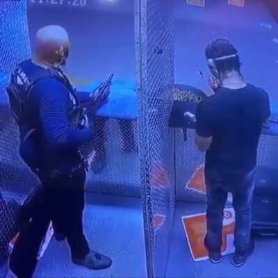 Holding a short gun loosely. WCGW?