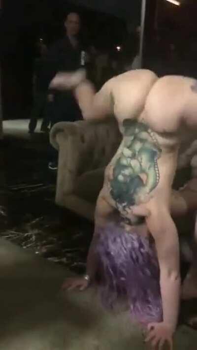 A nice naked twerk caw caw